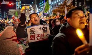 Domestically, Yoon’s actions have triggered large-scale protests across the country. On Friday night, labor unions and civic groups organized demonstrations, including a candlelight march near the National Assembly, demanding his resignation. Similar protests have erupted globally, with South Korean communities in cities like London, Paris, and Berlin joining the calls for Yoon to step down.